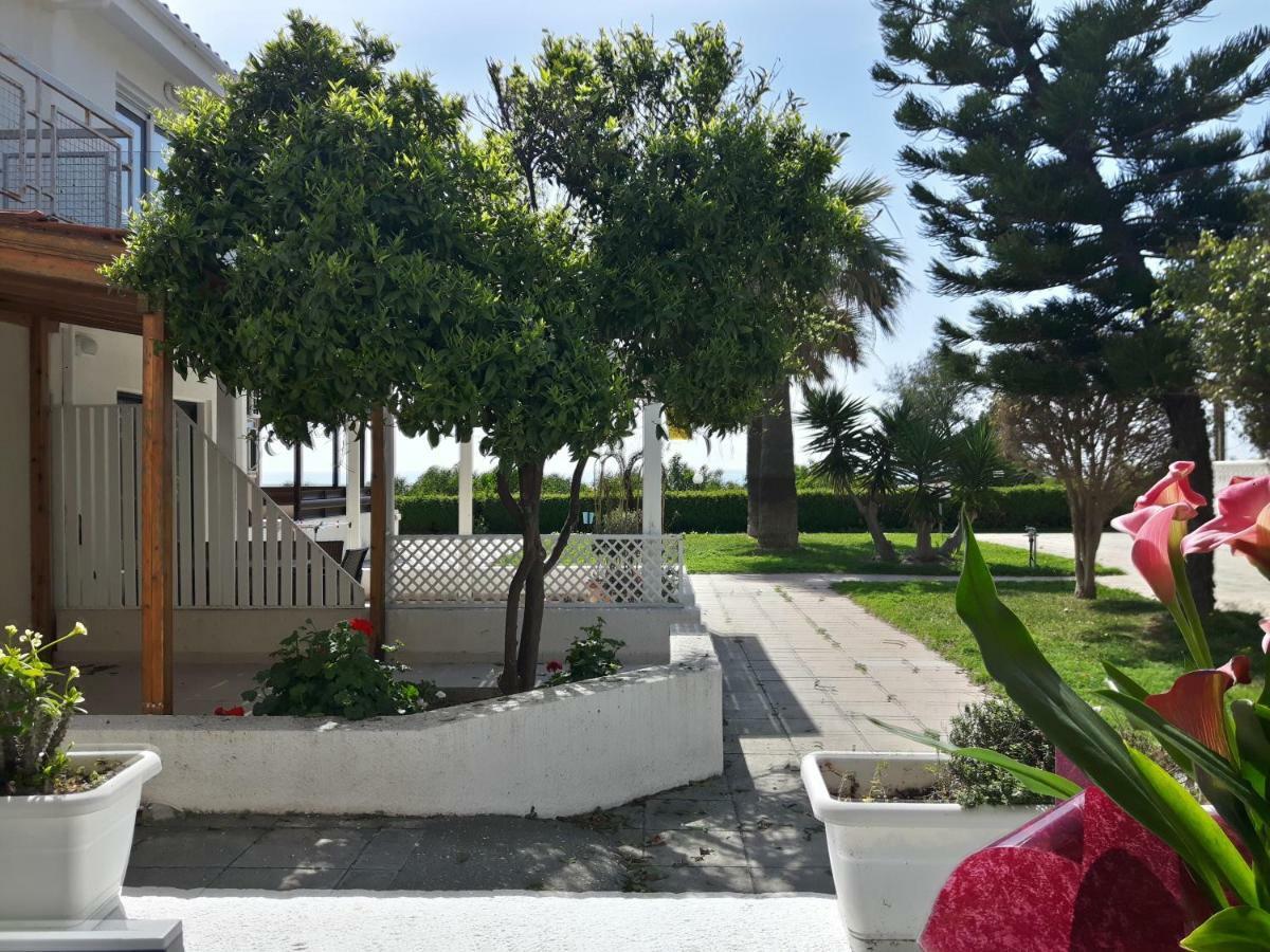 Kermia Beach Apartment Larnaca Exterior foto