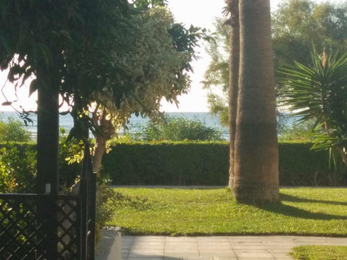 Kermia Beach Apartment Larnaca Exterior foto