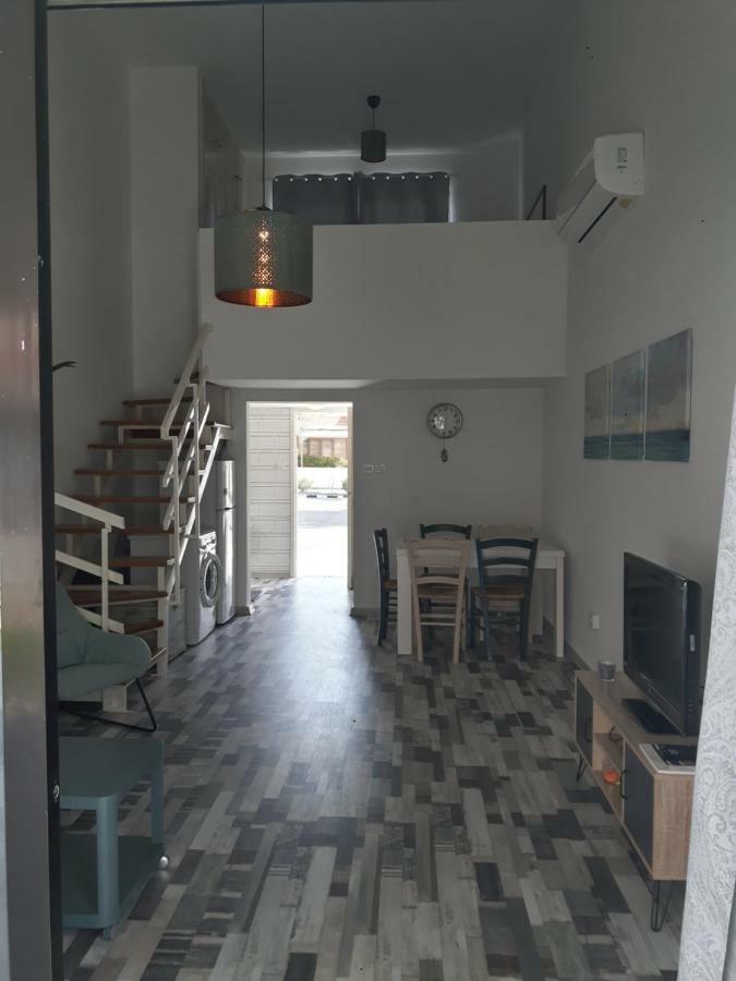 Kermia Beach Apartment Larnaca Exterior foto